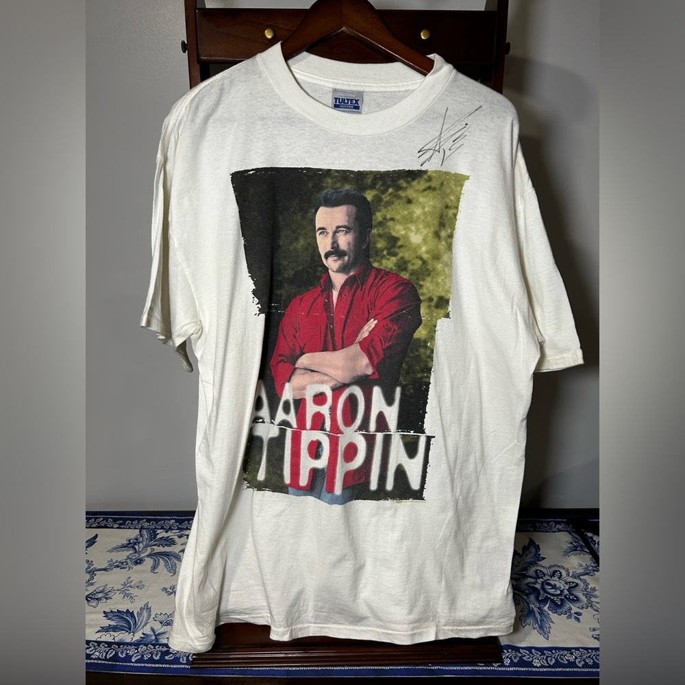 Aaron Tippin Signed/Autographed Concert White Tee with Graphic XL